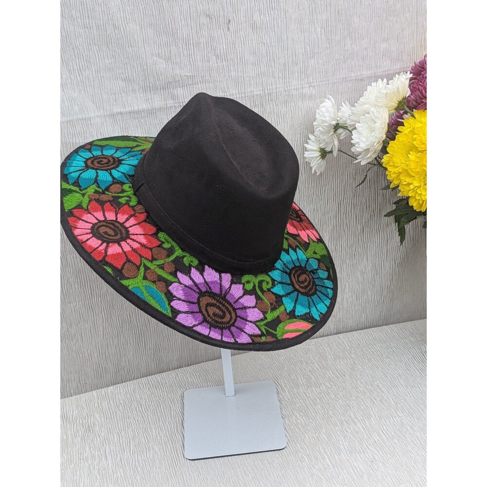 Gorgeous suede embroiled flowers Hat, Mexico made. Medium size